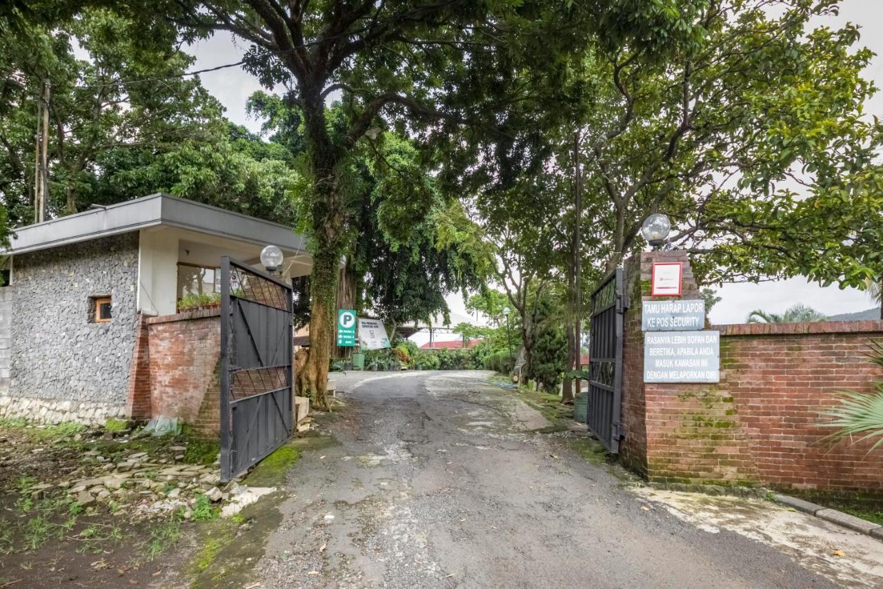 Reddoorz Plus @ Purwodadi Pasuruan Exteriér fotografie