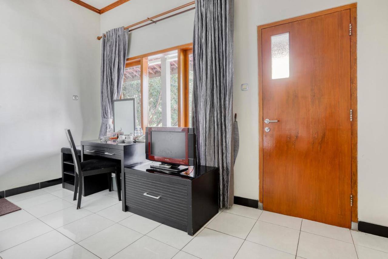 Reddoorz Plus @ Purwodadi Pasuruan Exteriér fotografie